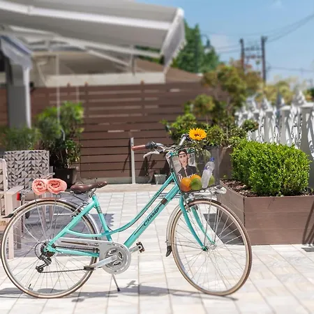 Ouzas Luxury Ξενοδοχείο 3*