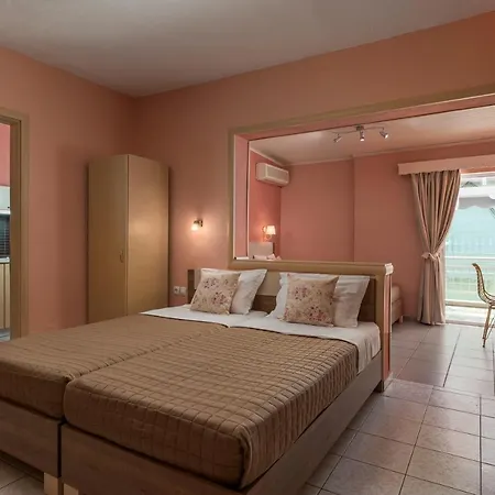 Ouzas Luxury Отель