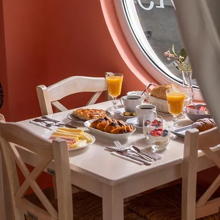Ouzas Luxury Отель 3*