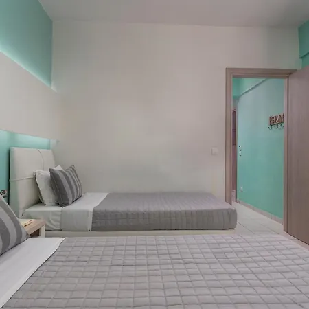 Ouzas Luxury Отель