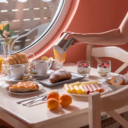 Отель Ouzas Luxury
