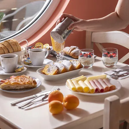 Ouzas Luxury Олимпиаки-Акти