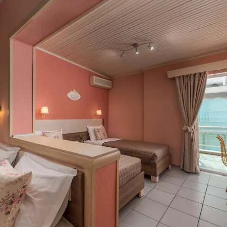 Отель Ouzas Luxury 3*