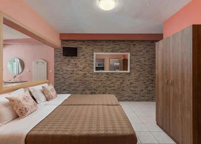 Hotel Ouzas Luxury 3*