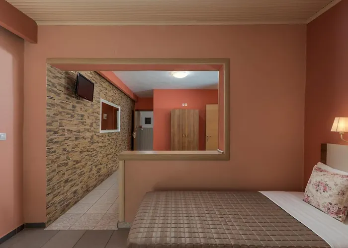 Ouzas Luxury Hotel