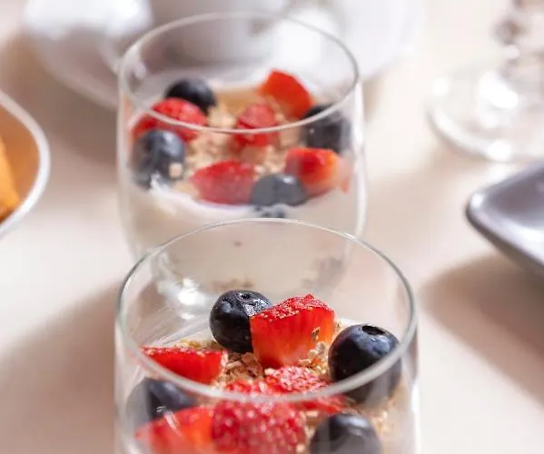 Ouzas Luxury Hotel Olympiakí Aktí