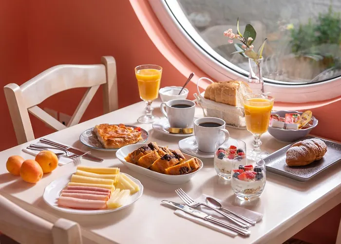 Ouzas Luxury Olympiakí Aktí