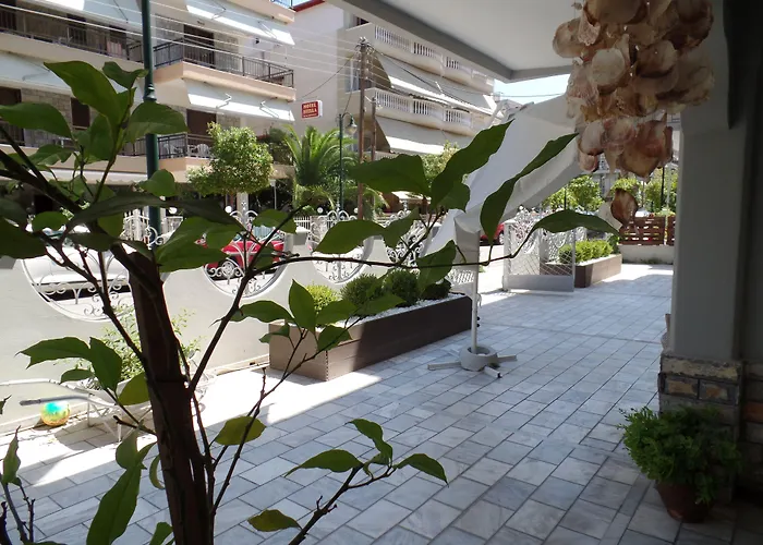 Ouzas Luxury Hotel 3*