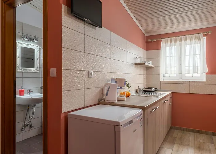 Hotel Ouzas Luxury Olympiakí Aktí