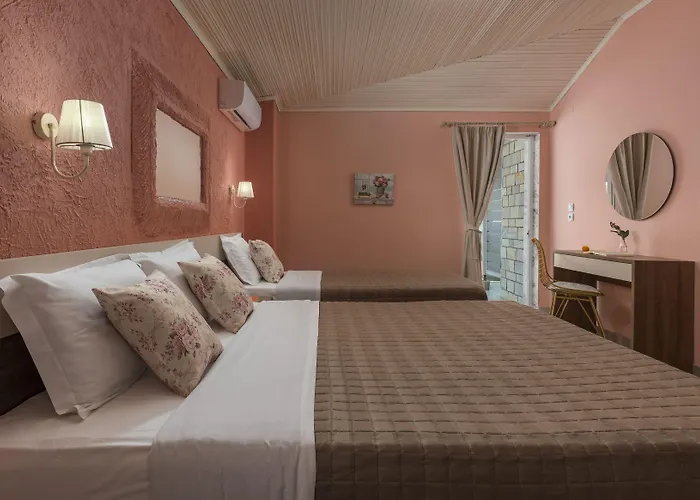 Hotel Ouzas Luxury 3*