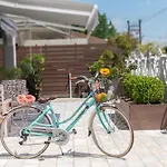 Ouzas Luxury Szálloda 3*
