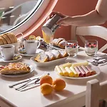 Ouzas Luxury Olympiakí Aktí