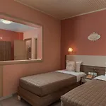 Ouzas Luxury Hotel 3*