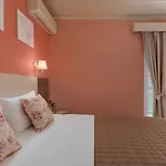 Ouzas Luxury 3*