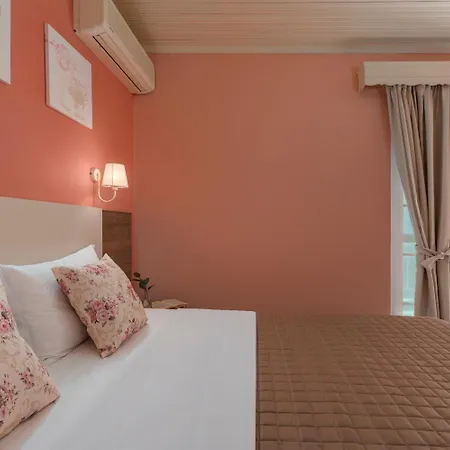 Ouzas Luxury 3*