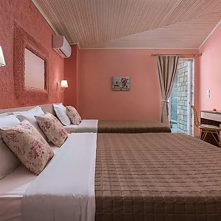 Ouzas Luxury Hotel