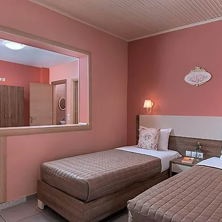 Hotel Ouzas Luxury 3*