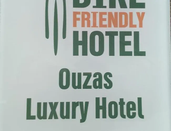 호텔 Ouzas Luxury