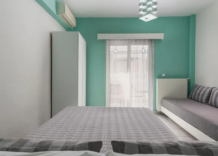 Ouzas Luxury Olympiakí Aktí