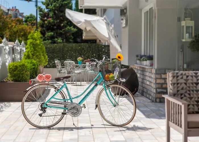 Ouzas Luxury Olympiakí Aktí