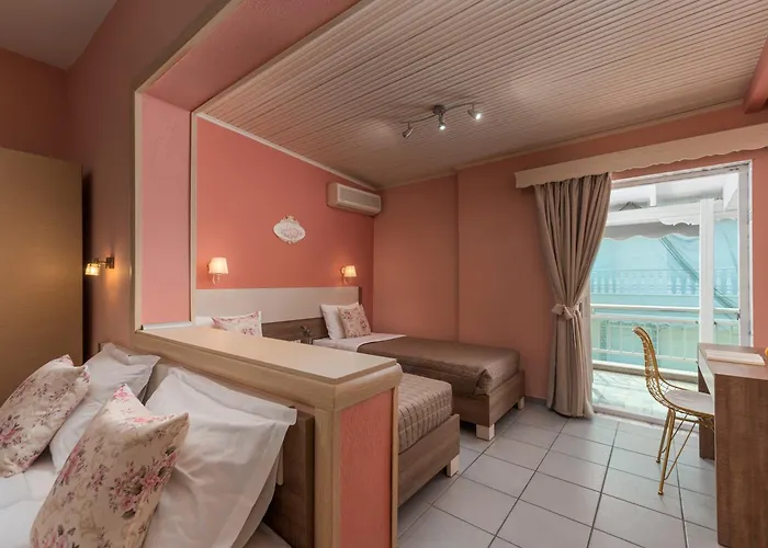 호텔 Ouzas Luxury 3*